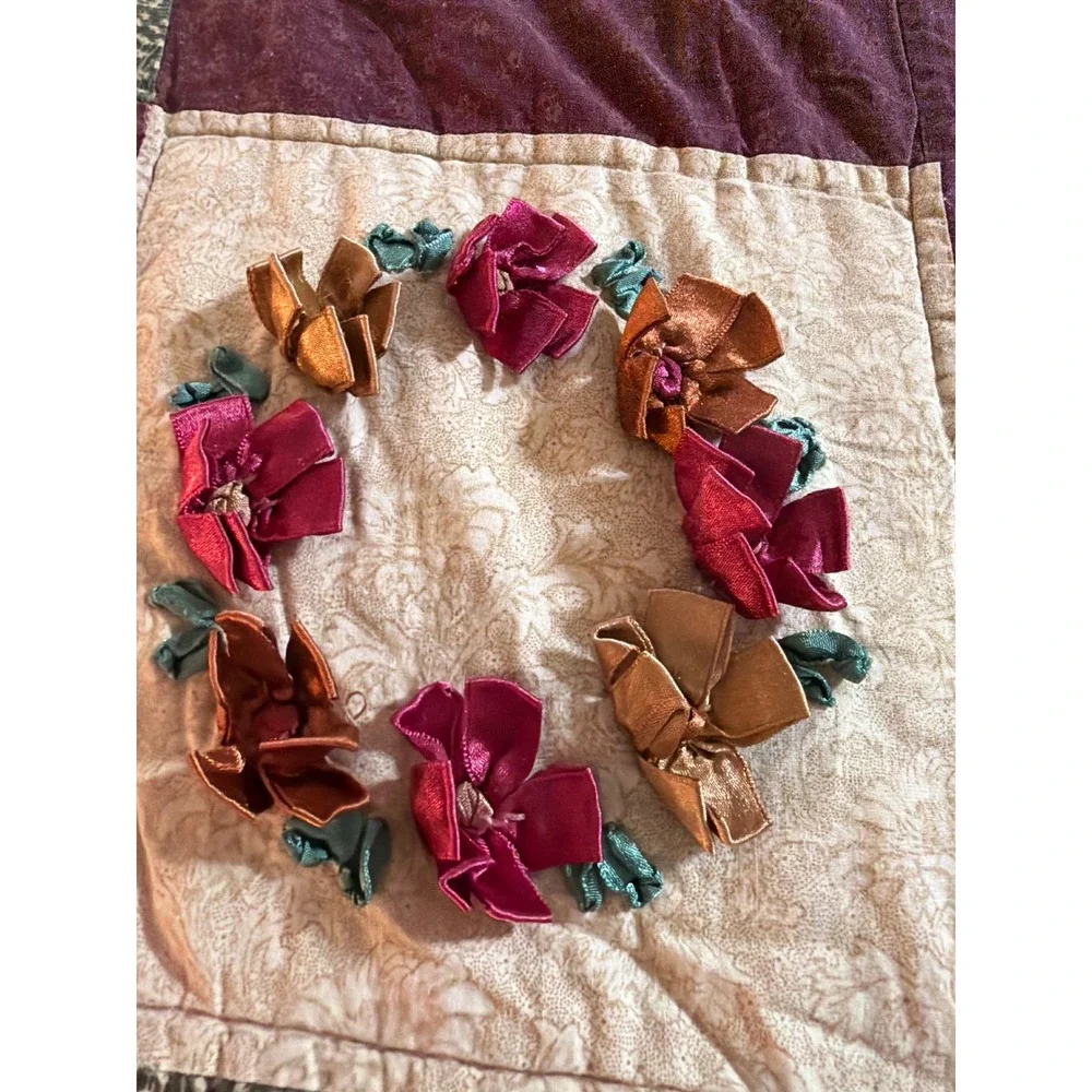 Vintage Handmade Patchwork Floral Quilt Burgundy Sage Green Ribbon Work Wreaths‎